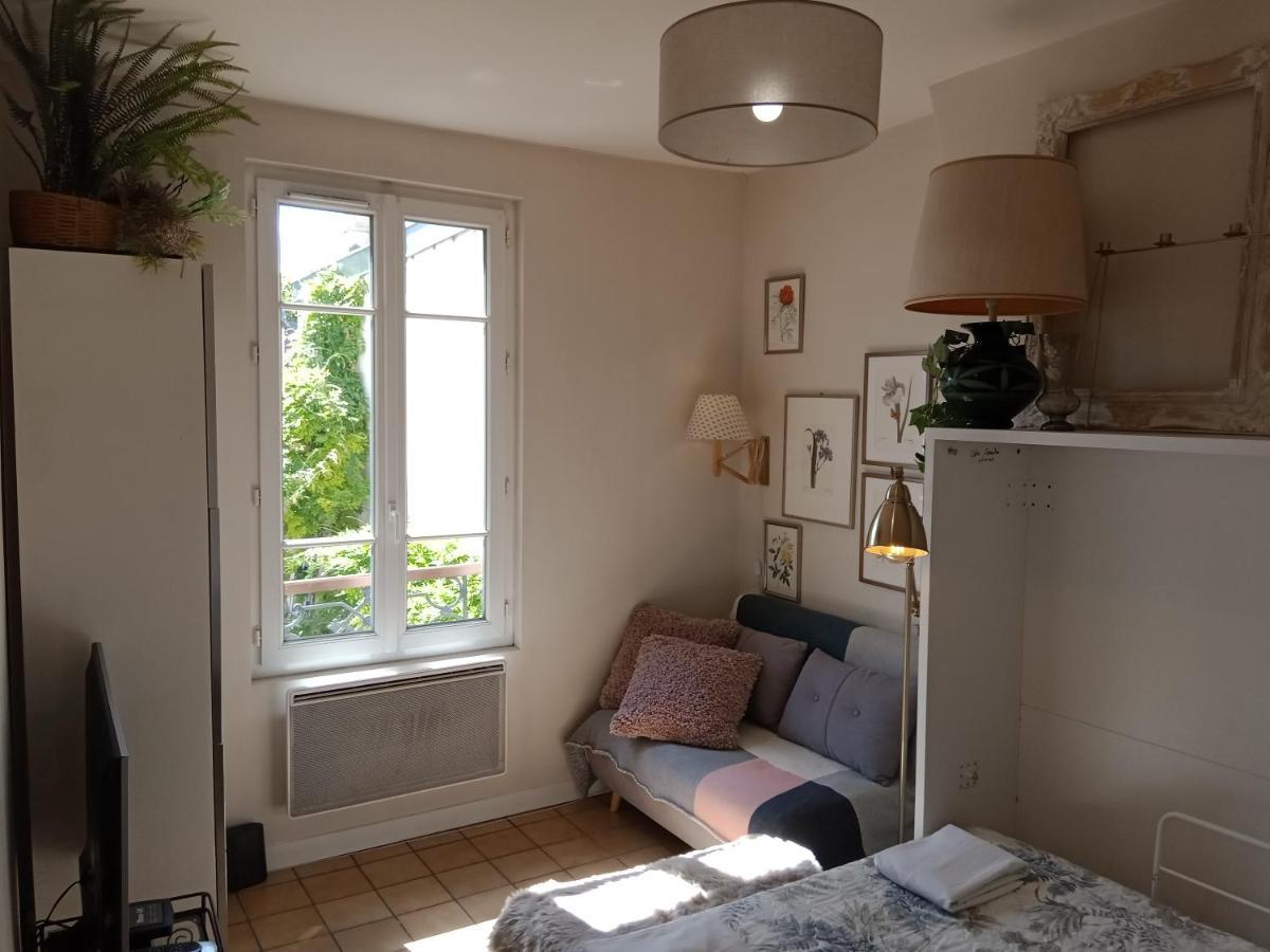 Paris Authentic House Small, Bright And Calm Studio Exterior photo